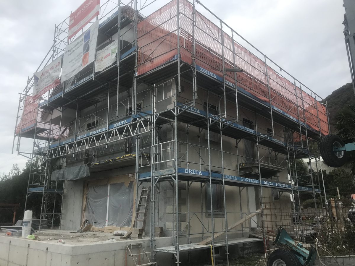 Impalcatura e risanamento palazzina