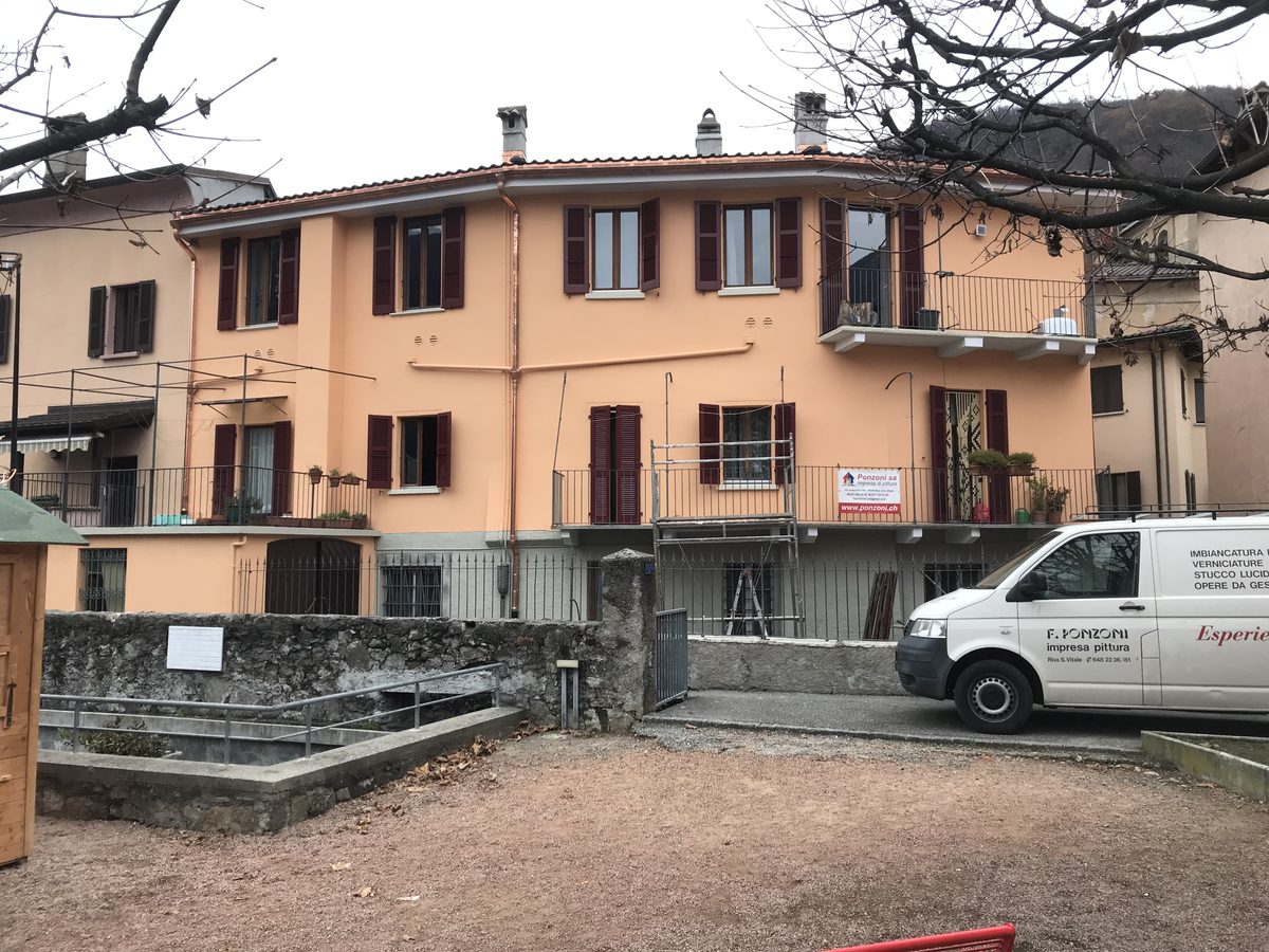 Cantiere palazzina in paese